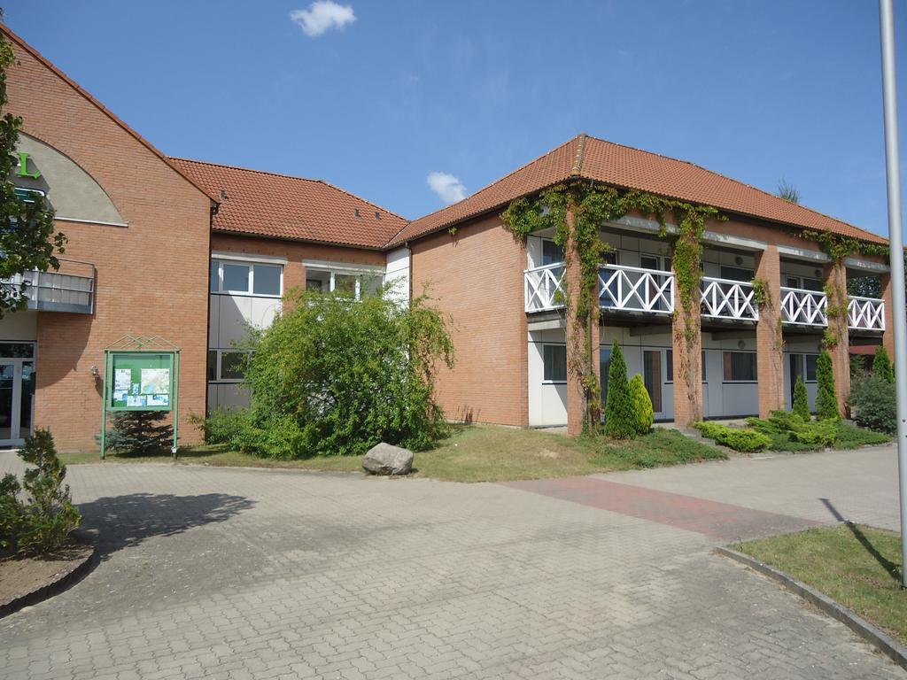 Greenline Hotel Hellfeld Neubrandenburg Exterior foto
