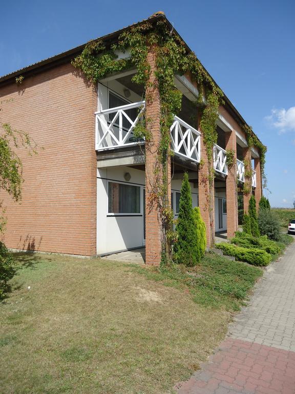Greenline Hotel Hellfeld Neubrandenburg Exterior foto