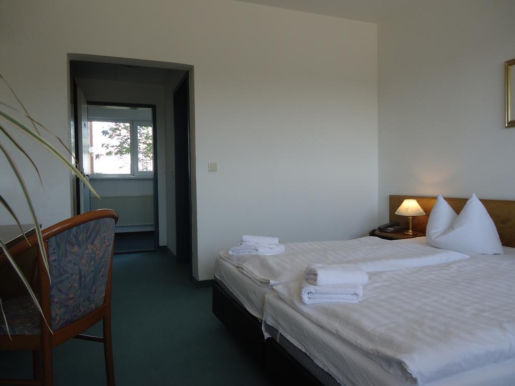 Greenline Hotel Hellfeld Neubrandenburg Exterior foto