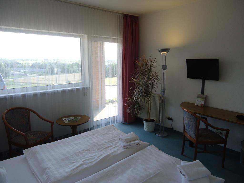 Greenline Hotel Hellfeld Neubrandenburg Exterior foto